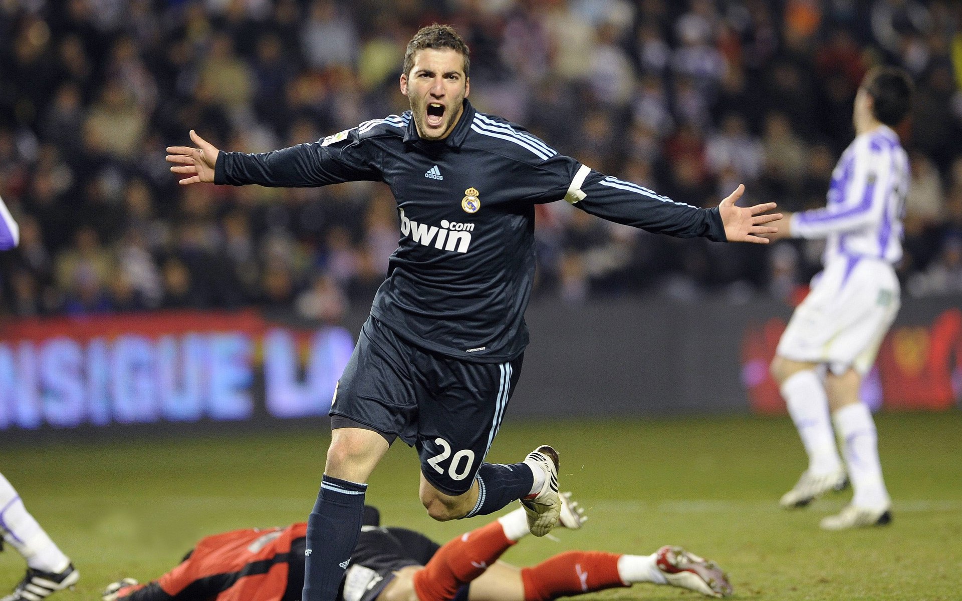 戈麦斯一锤定音,英格兰终结塞维利亚欧战神话