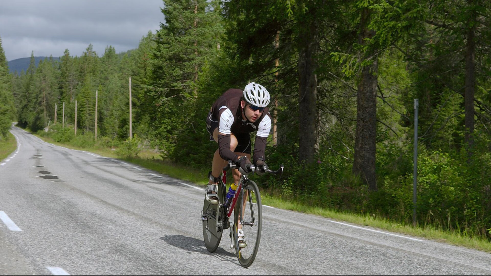 逆转之夜，阿圭罗独舞映衬多特蒙德铁血，绿茵剧本永不落幕